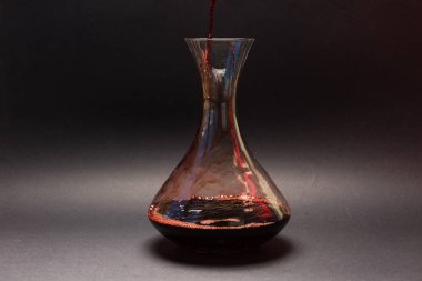Decanting kırmızı şarap
