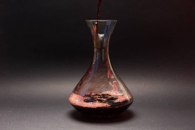 Decanting kırmızı şarap