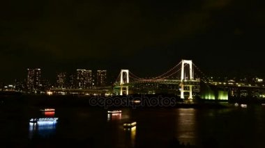 Tokyo Körfezi, Gökkuşağı Köprüsü gece görünümü