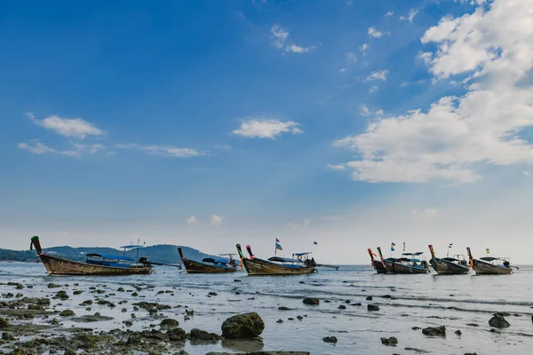 Thailands Stille Meeresküste Mit Alten Fischerbooten Hintergrund Bei Schönem Wetter — Stockfoto