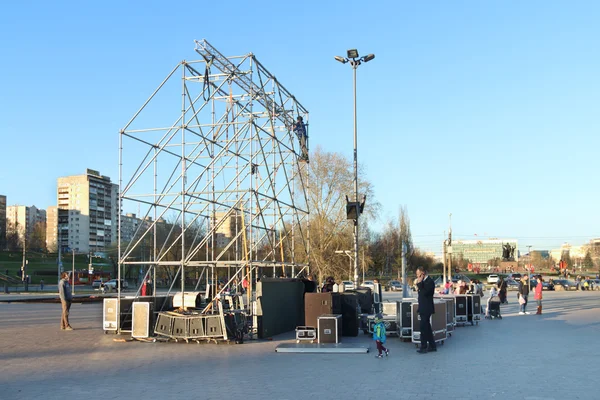 PERM, RUSSIA - APR 26, 2016: Installation of stage in city — Stock Photo, Image