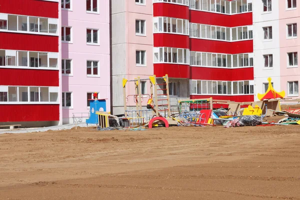 Details zum Spielplatz in Baunähe bei s — Stockfoto