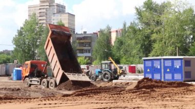 Yaz günü, ses ile video, şantiye iş kamyon ve Traktörler