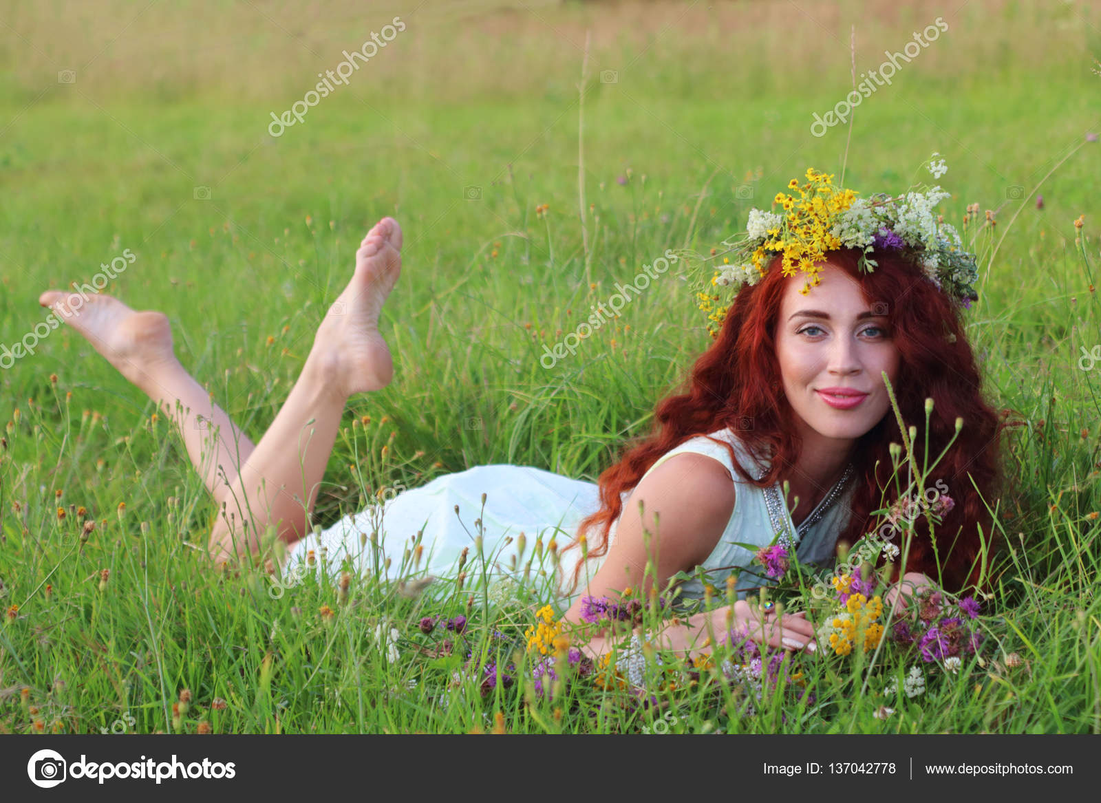 https://st3.depositphotos.com/2538949/13704/i/1600/depositphotos_137042778-stock-photo-pretty-barefoot-woman-in-wreath.jpg
