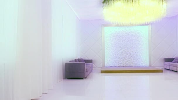 Interior do Salão Branco - salão de banquetes para casamentos e eventos em Perm — Vídeo de Stock