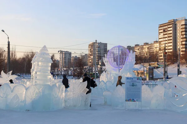 PERM, RUSSIA - JAN 18, 2017: People are in Perm Ice Town 2017 — Stock Photo, Image