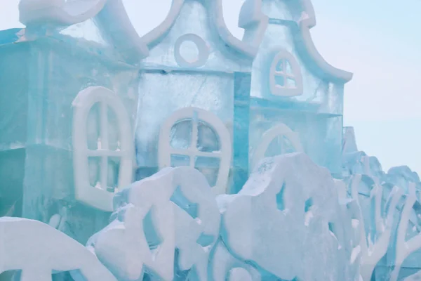 Part of ice fairytale house with windows outdoor at winter frost — Stock Photo, Image