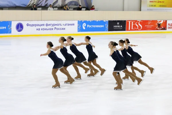 PERM, RUSSIA - DEC 28, 2016: Team perform at Open Cup of Perm — Stock Photo, Image