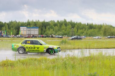 Perm, Rusya - 22 Temmuz 2017: Drift araba yolda 