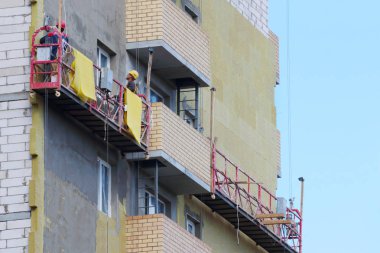 Askıya alınmış beşik için yüksek bina cephe karşılıklı işçi için