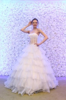 Güzel model gelin pozlar 