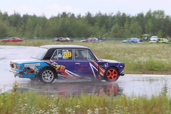 Perm, Rusya Federasyonu - 22 Temmuz 2017: Araba yarışıyor — Stok fotoğraf