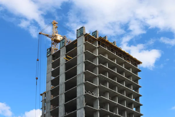 Teil des im Bau befindlichen Betonwohnhauses — Stockfoto