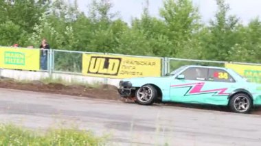 İki sürüklenen araçlarda açık Ural Şampiyonası Drift 2017 izlemek