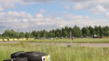Perm, Rusya Federasyonu - 22 Temmuz 2017: Sürüklenen modern otomobil açık Ural Şampiyonası Drift 2017 rekabet