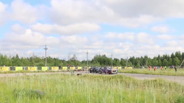 Le auto alla deriva gareggiano in pista Open Ural Championship Drift 2017 — Video Stock