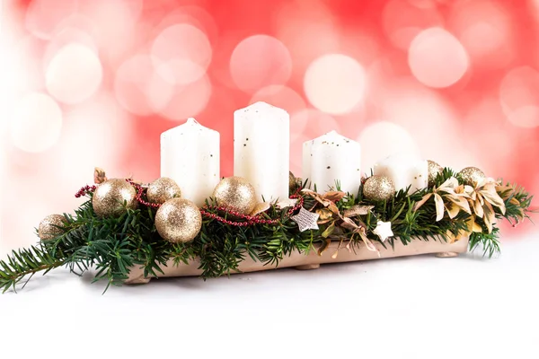 Advent çelenk ve mum Noel arka plan üzerinde — Stok fotoğraf