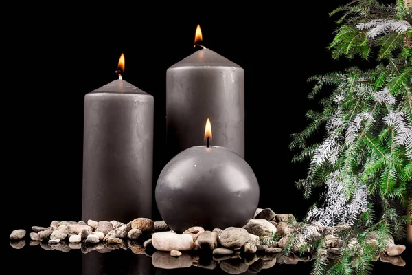Burning candles and decorations Sea — Stock Photo, Image