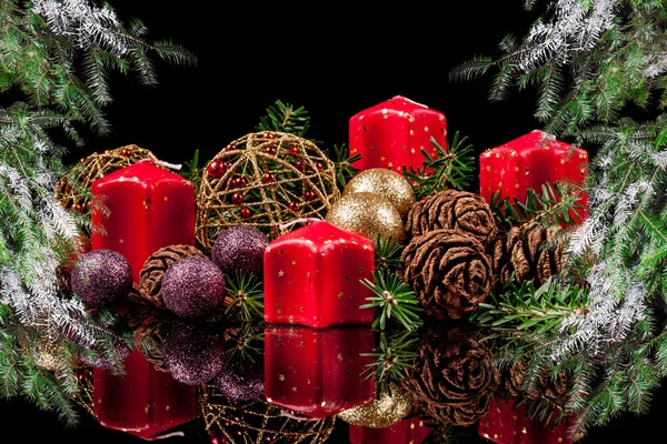 Candele di Natale su sfondo nero — Foto Stock