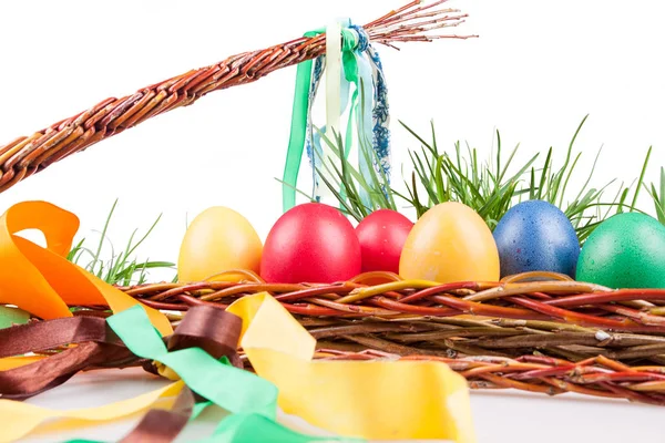 复活节彩色蛋和复活节佳音 — 图库照片