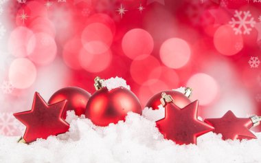 Karda Noel süslemeleri