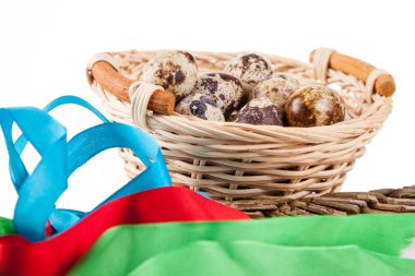 Bıldırcın yumurta Paskalya tavşanı ile bir çanta içinde