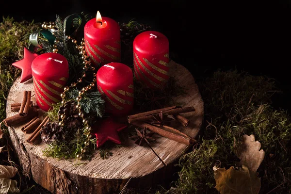 Velas Rojas Navidad Una Corona Adviento — Foto de Stock