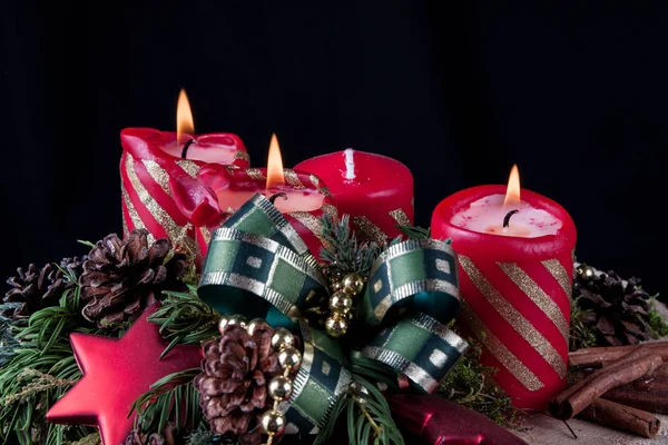 Advent Kaarsen Een Zwarte Achtergrond — Stockfoto