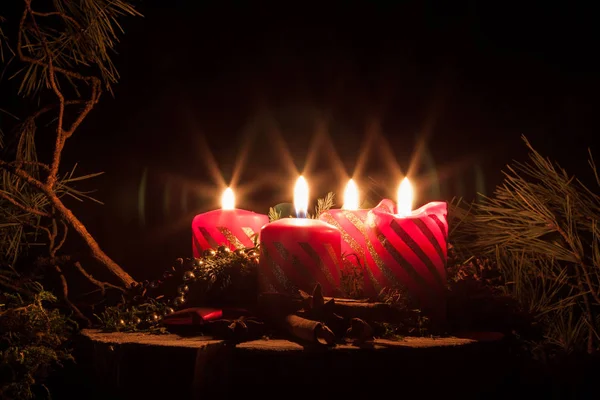 Advent Kaarsen Een Zwarte Achtergrond — Stockfoto