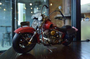  Motosiklet modelleri antikalar ve bugünlerde sergileniyor ama ne zaman baksanız, eski günleri hatırlamasını sağlayın.