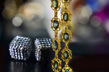 Elmas mücevherler renk yüzüğü, lüks alyans, pahalı.