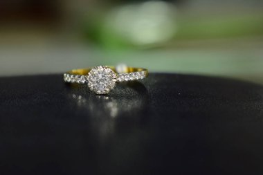 Elmas mücevherler renk yüzüğü, lüks alyans, pahalı.