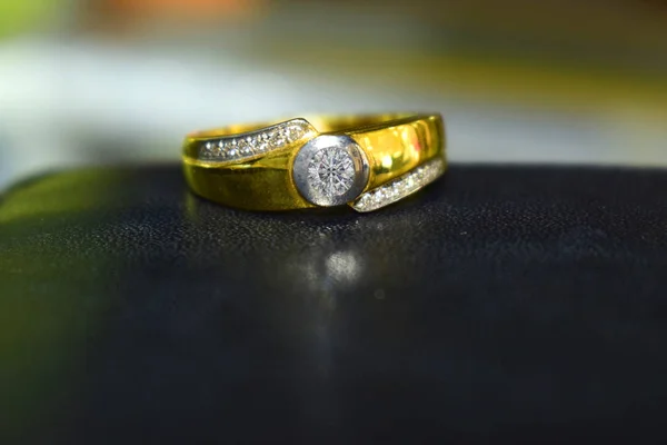 Diamantový Prsten Drahokamy Luxusní Snubní Prsten Drahý — Stock fotografie