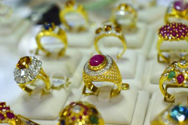 Elmas yüzük, lüks nikah yüzüğü, pahalı.