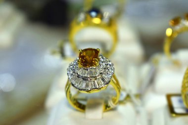 Elmas yüzük, lüks nikah yüzüğü, pahalı.