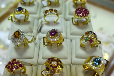 Elmas yüzük, lüks nikah yüzüğü, pahalı.