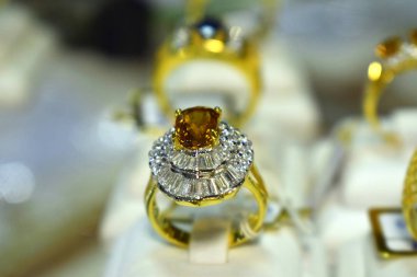 Elmas yüzük, lüks nikah yüzüğü, pahalı.