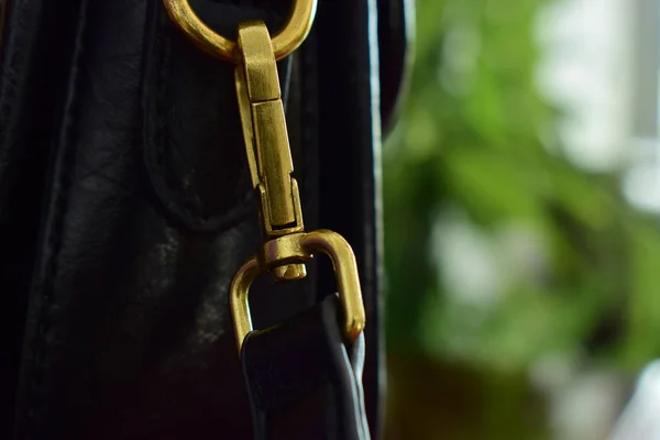 Schultertasche Ist Ein Schwarzes Leder Das Luxuriös Und Schön Aussieht — Stockfoto