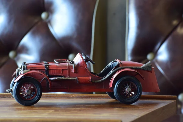 Spielzeug Als Kind Ist Ein Schönes Altes Auto — Stockfoto