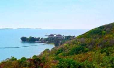 Bir yüzme havuzu Güzel bir sahil Ve dinlenme alanı