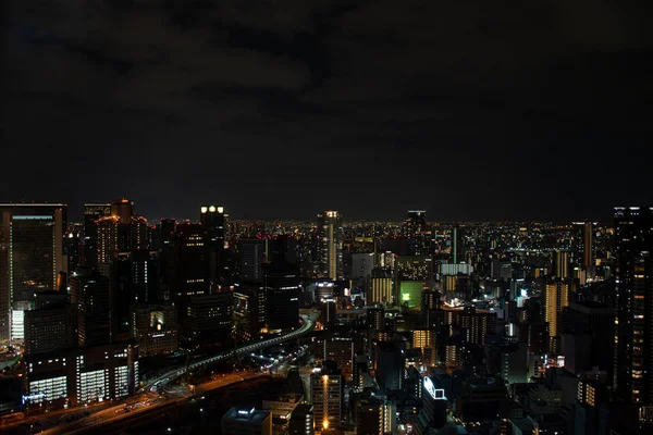 Фотография города ночью в Японии . — стоковое фото
