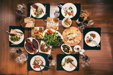 Yemek tasarımı. Masa ayarı. Yenge