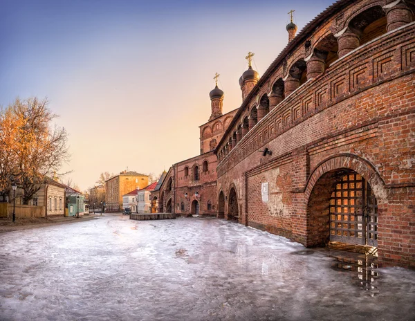 Edifícios antigos em Krutitskoye Composto — Fotografia de Stock