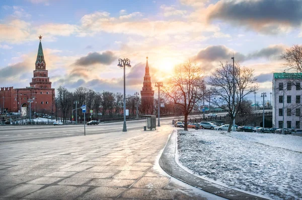 Вежі Московський кремль — стокове фото