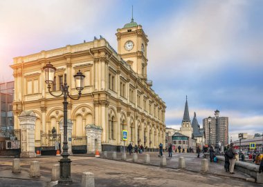   Leningradsky Tren İstasyonu