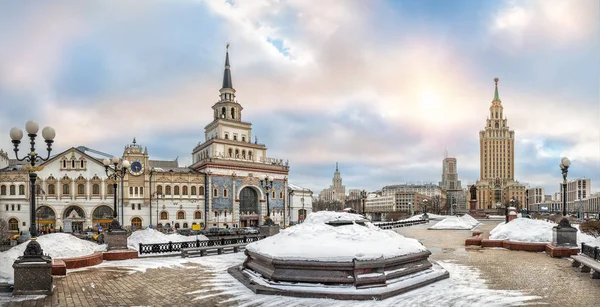 Moskova gökdelenler kışın — Stok fotoğraf