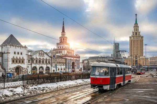 Казанский вокзал и трамвай — стоковое фото