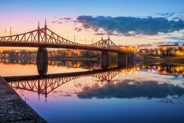 ヴォルガ川を渡る橋 — ストック写真