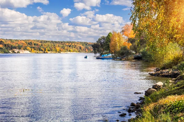 Nehir gümüş rengi — Stok fotoğraf