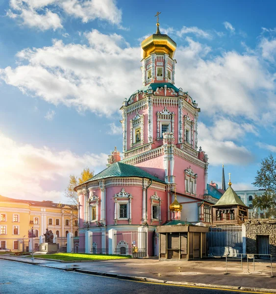 Богоявленский храм в Москве — стоковое фото